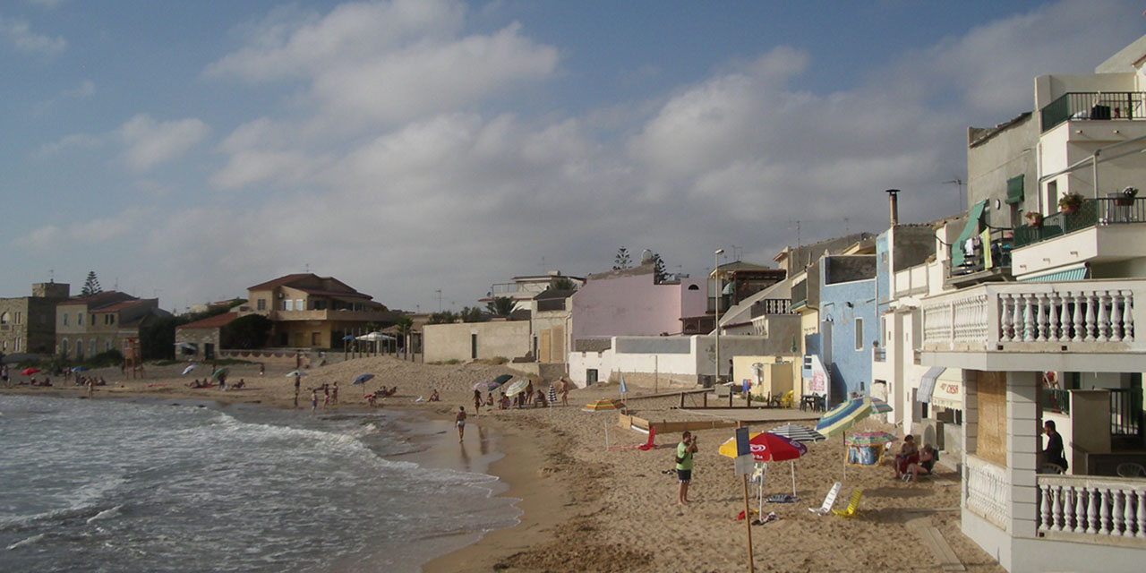 TOUR MONTALBANO: Punta Secca - Castello di Donna Fugata - Scicli - Modica - immagine 2